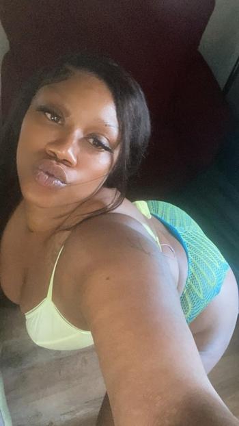 Aqua, 26  female escort, Tri-Cities