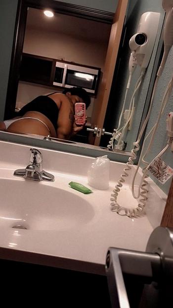 Chyna, 25  female escort, Tri-Cities