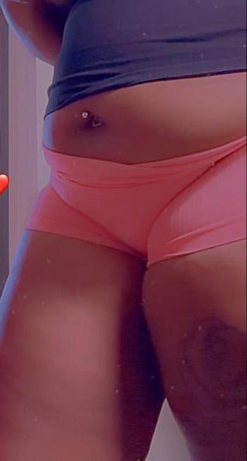 Chocolate , 24  female escort, Tri-Cities